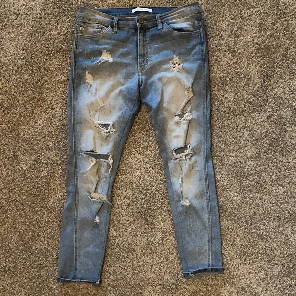 Lightwash Distressed Kancan Jeans